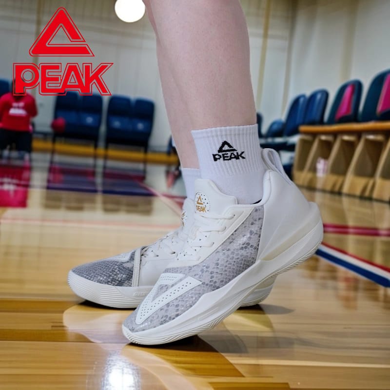 أحذية رياضية